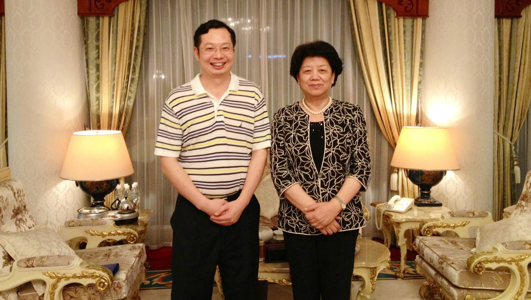 2012年6月17日全国人大副委员长陈至立亲切会见苏庆灿董事长，她对厦门眼科中心所取得的成绩及发展表示高度赞赏