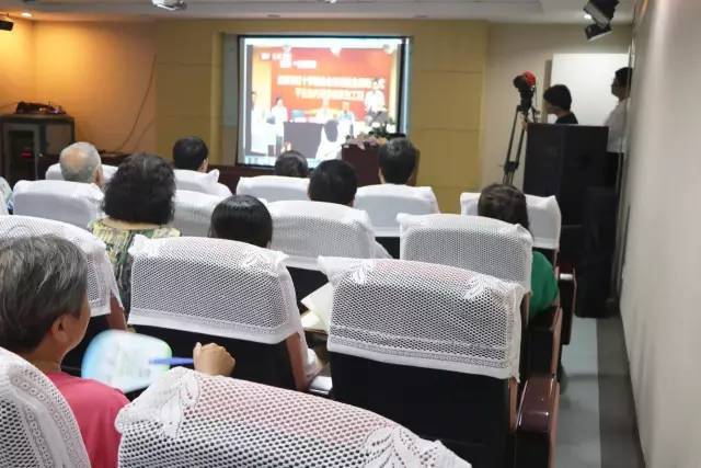 8868体育官方网站(官方)登录入口联合北京市红十字基金会、奥运村街道、养老驿站、中心等公益机构广泛开展各类“关爱老人眼健康专家讲座义诊”公益活动近千场