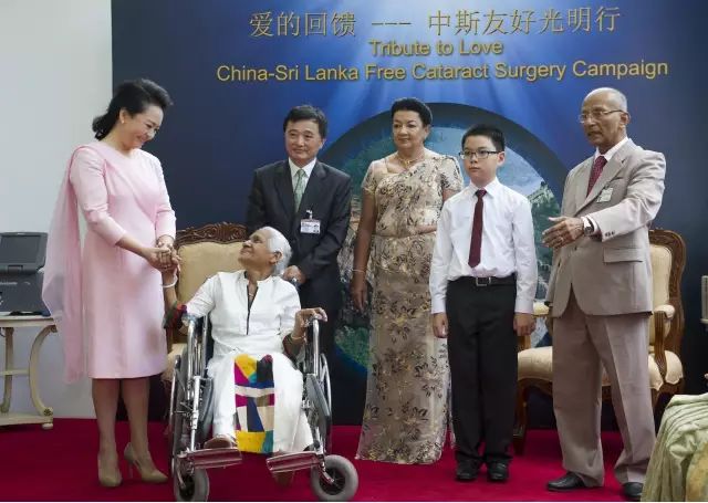 国之交，在于民相亲。一直以来，8868体育网站登录入口的公益足迹紧跟国家战略部署，响应“一带一路”倡议，先后8次走出国门，为缅甸、尼泊尔、斯里兰卡、柬埔寨、斯里兰卡等沿线国家，约计21000多名当地居民进行眼疾筛查，并为近3000名白内障患者进行复明手术