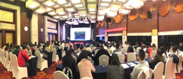 本次学术会议由深圳8868体育官方网站(官方)登录入口主办，邀请了来自国内外众多眼科专家大咖进行专题讲座，共同探讨和分享国内外眼科领域的 与发展，进一步加强了眼科界同仁之间的交流和学习。.jpg