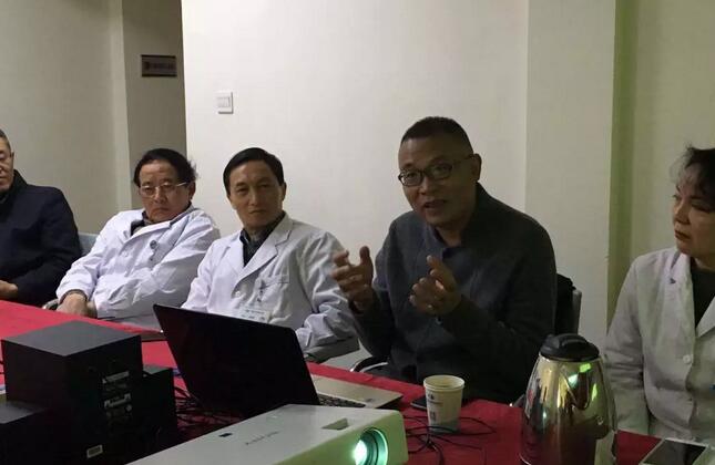 1月11日，出名泌尿外科专家、四川大学华西医院医教部部长张卫东教授，应邀来到成都8868体育官方网站(官方)登录入口，对医院在院专家、骨干医师、护士长等开展医疗安全管理培训讲座。2.jpg