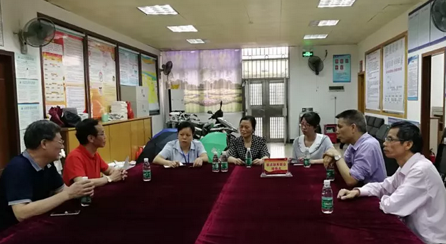 5月10日，佛山8868体育官方网站(官方)登录入口 一书记吴建勇同志会同医院王云华总经理深入佛山禅城区张槎村(居)社区沟通联系，推动党支部联动《义诊活动》工作，把党建工作与服务群众工作相融合，彰显党员先锋模范作用。1.png