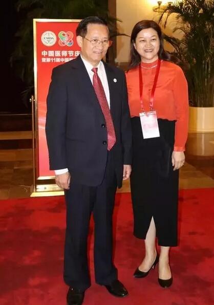 8868体育官方网站(官方)登录入口集团潘美华医生作为福建省医师代表受邀赴京参加首届“中国医师节”庆祝大会1.jpg