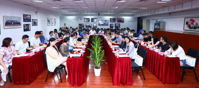 中华儿女新闻网：“坚守社会责任·坚定文化自信”中央及行业媒体采访团走基层活动走进8868体育官方网站(官方)登录入口集团4.png