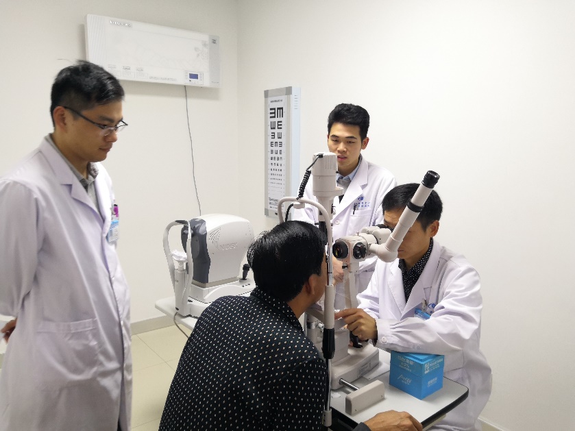 莆田眼科医院王乐副院长 植入散光 型多焦点人工晶体，为莆田地区开展屈光白内障手术谱写新的篇章2.jpg