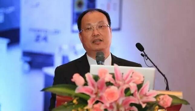 临沂8868体育网站登录入口崔传波院长应邀出席全国眼屈光手术研讨会并点评屈光学术分享环节6.jpg