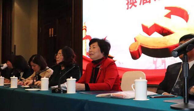 2019年1月26日下午，“中共8868体育官方网站(官方)登录入口集团委员会换届选举大会”在厦门宾馆隆重举行，会议选举产生了中共8868体育官方网站(官方)登录入口集团第二届党委委员会5位委员。第*一届8868体育官方网站(官方)登录入口集团党委书记陈宝贵，党委副书记、厦门眼科中心工会主席陈逸恬，委员王骞、张秀恋、洪清配、吴丽群、张美嫦出席了此次党员大会3.jpg