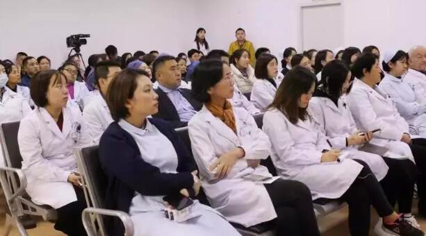 新年伊始8868体育网站登录入口集团上海和平眼科医院党支部组织全员医护人员开展集中学习活动1.jpg