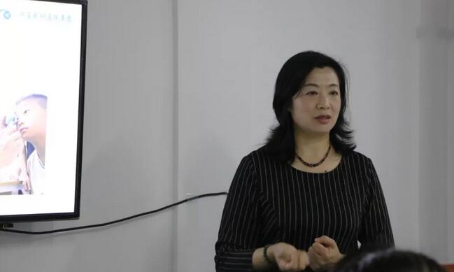 3月6日，20198868体育官方网站(官方)登录入口集团小儿眼病与综合验光培训班在厦门举行，此次培训班为期8天，从小儿眼病及斜弱视到国内外验光模式纵观，从检影验光技巧手法到综合验光操作规范，从验光理论基础到儿童验光、眼病验光的差别和重点，系统验光知识无一不涵盖、无一不相授，为参会学员带来了一场高水准的知识盛宴3.jpg