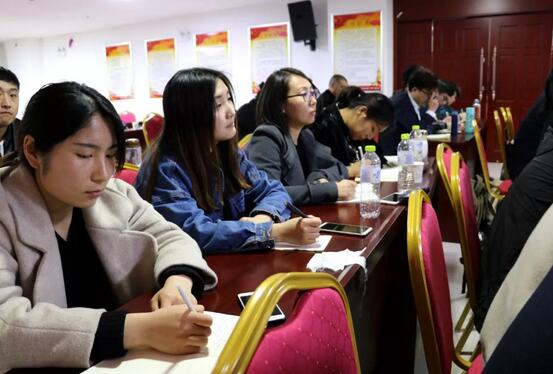 临沂8868体育官方网站(官方)登录入口党支部携手山东连胜体育开展培训会1.jpg