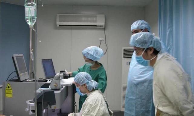 三十余年守护心灵的窗户，她是近视手术的安全舵手——重庆8868体育官方网站(官方)登录入口副院长汪红教授3.jpg