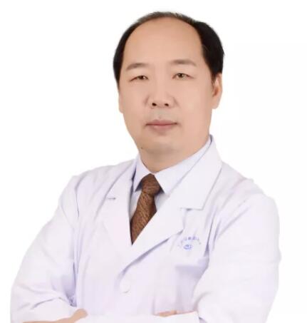 多次受邀于世界眼科大会、美国眼科年会、亚洲太平洋地区眼科年会等环球眼科会议进行现场手术表演——8868体育官方网站(官方)登录入口集团业务副总院长、上海和平眼科医院院长郭海科教授6.jpg