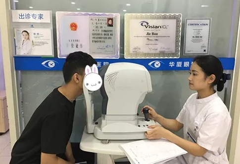 为准备参军 18岁男护士在成都8868体育官方网站(官方)登录入口摘镜2.png