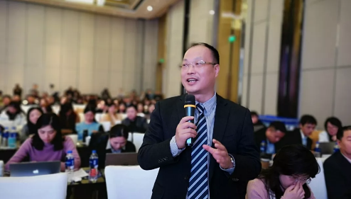 媒体看8868体育网站登录入口之海峡导报：2019微笑论坛群英荟萃，厦门眼科中心“笑”傲上海滩2.png