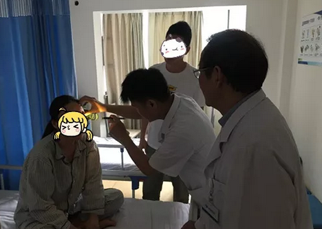 成都8868体育网站登录入口罗清礼院长为四处求医未果的河南眼眶肿瘤患者手术1.png