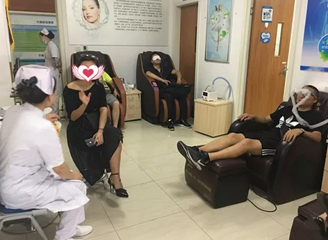 成都8868体育官方网站(官方)登录入口收治一患者：眼睛长满霰粒肿1.png