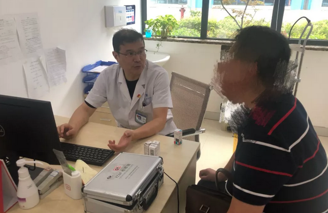重庆8868体育官方网站(官方)登录入口副院长、青光眼博士王秀青教授：高度近视是青光眼发病危险因素1.png