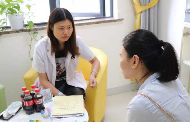 重庆8868体育官方网站(官方)登录入口医助美女分享近视手术经历3.jpg