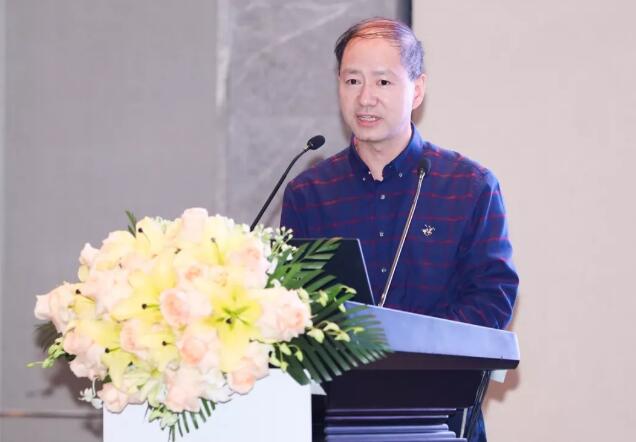 半世屈光史， 一生光明情——宜昌8868体育网站登录入口胡学斌院长闪耀2020年关爱近视·SMILE青年论坛2.jpg
