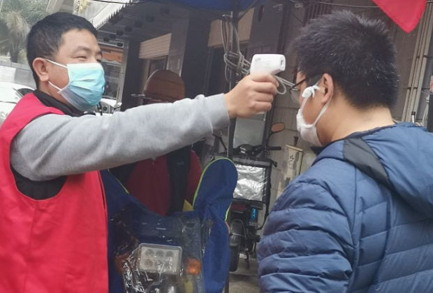 8868体育网站登录入口抗疫：厦门眼科中心志愿者硬核出战：“疫情不退，我们不退”7.png