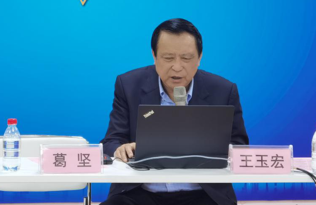 10月18日至10月19日，一场眼科界的“云上学术盛宴”隆重登场。由厦门大学附属厦门眼科中心主办的“第六届8868体育网站登录入口论坛青光眼高峰论坛”再现百家争鸣之盛景，25位眼科名家共同探讨当前青光眼学科领域的 学术研究成果、临床诊疗新技术以及未来的发展趋势，助力推动我国青光眼学科蓬勃发展4.png