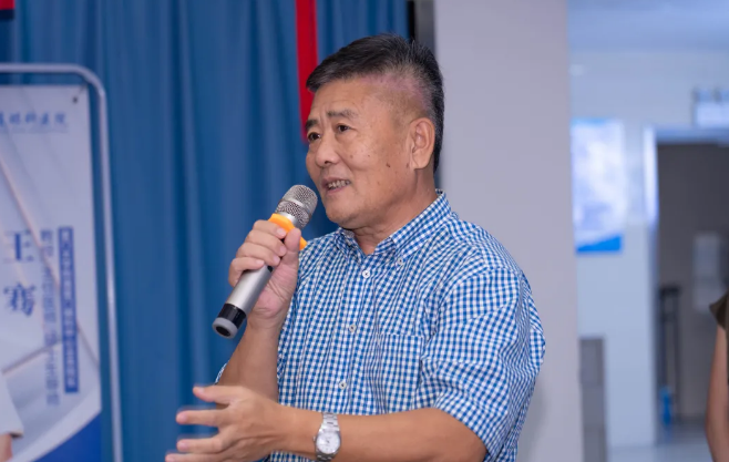 屈光群雄，盛视长安，见证西安8868体育官方网站(官方)登录入口屈光手术全平台德国蔡司VisuMax全飞秒临床合作单位授牌仪式4.png