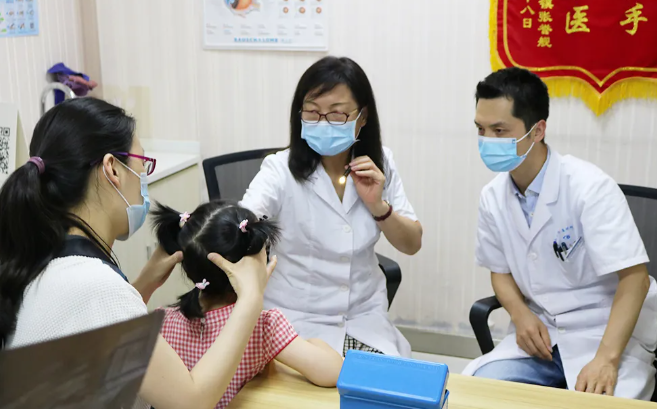 西安8868体育官方网站(官方)登录入口张利玲主任医师：身份多样，信念如一2.png