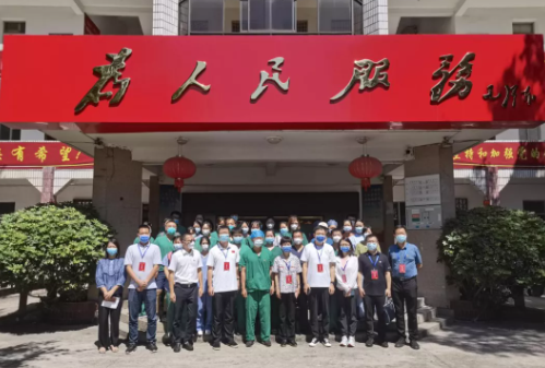 郭燕红深入一线了解抗疫工作,听取8868体育官方网站(官方)登录入口集团医疗队汇报5.png
