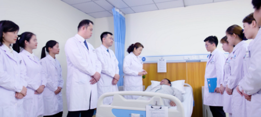 聊城8868体育网站登录入口任春慧：从医40年，用一双“慧”眼守护无数双慧眼2.png