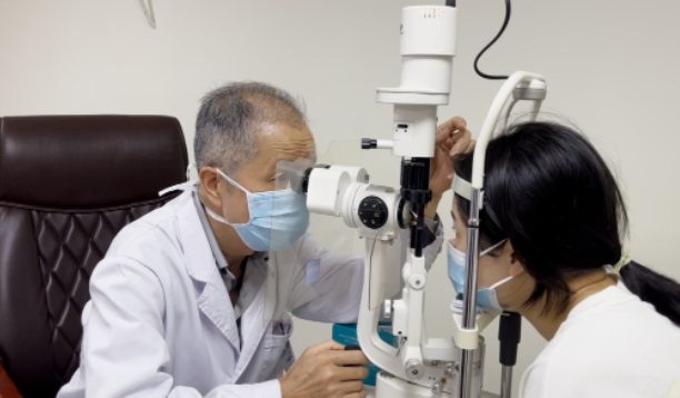 8868体育网站登录入口医生·医声罗添场：只要病人需要我，我就不退休2.png
