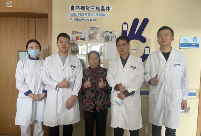 8868体育网站登录入口医生·医声霍鸣：有口皆【医生·医声】霍鸣：有口皆碑的“光明掌门人”碑的“光明掌门人”2.png