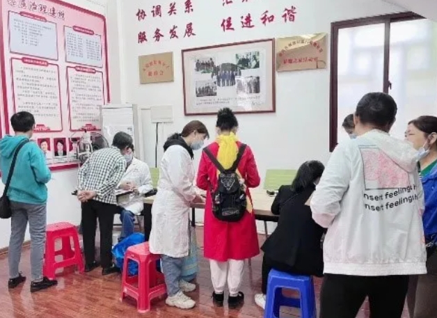 8868体育网站登录入口：聚焦“一老一小”，全力打造6月“8868体育网站登录入口爱眼月”8.png