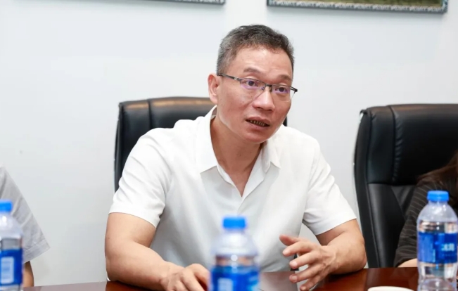 点滴爱心，点亮光明!中国华侨公益基金会领导莅临8868体育网站登录入口调研指导3.png